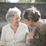 Menopoz Döneminde Beslenmenin Önemi ve Sağlıklı Yaşam Önerileri